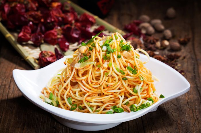 川味雞絲涼面實體店技術(shù)培訓(xùn)班