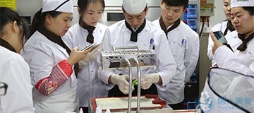 西點學(xué)員上課花絮(圖19)