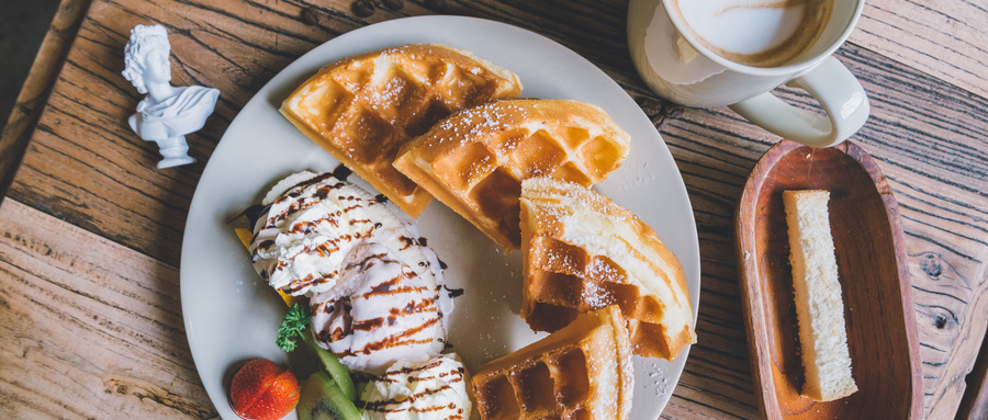 預(yù)制菜“卷”上廚房小家電 風(fēng)口下的進(jìn)與退(圖1) 攝圖網(wǎng)_500465289_wx_午后咖啡甜點(diǎn)(企業(yè)商用).jpg