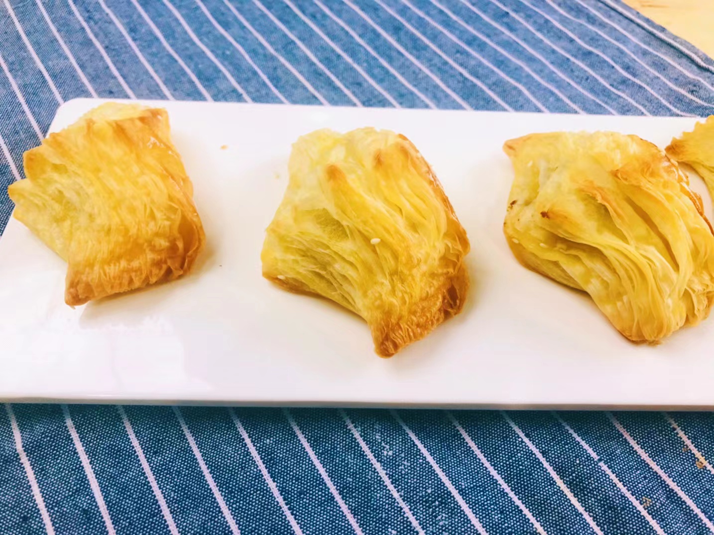 年輕人最愛的網(wǎng)紅店爆款，酥到掉渣的“蝴蝶酥”