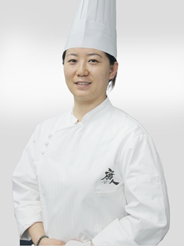 王老師(圖1) 王洪艷.jpg